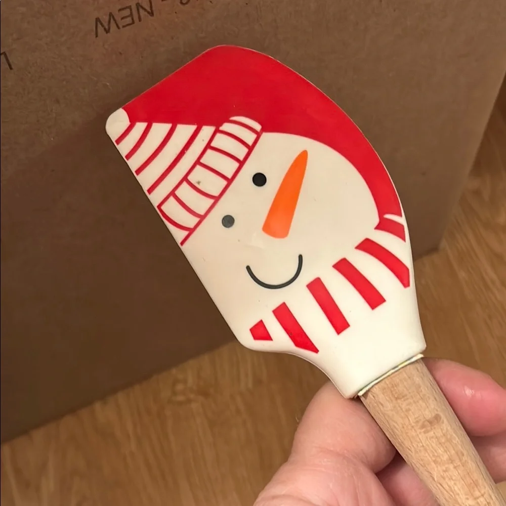 Sur La Table Silicone With Wood Handle Snowman Design Baking Spatula